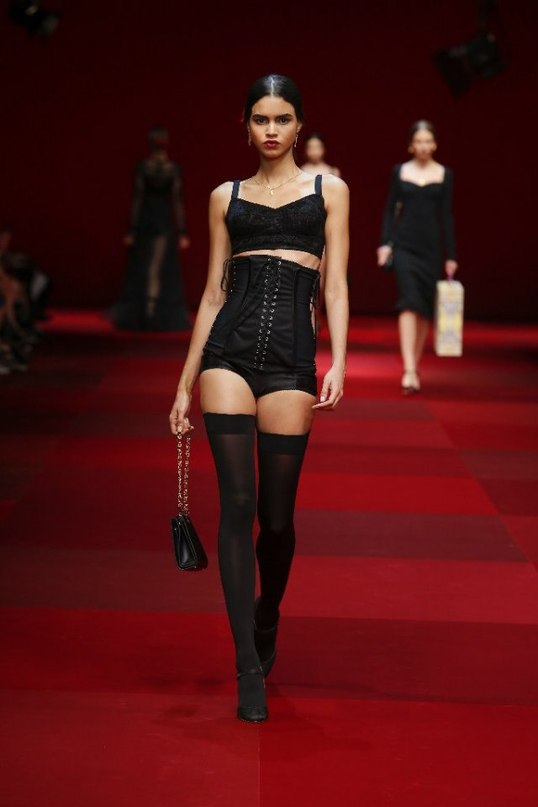 Dolce & Gabbana.  ! - 8