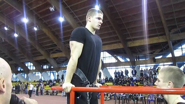 КАК УВЕЛИЧИТЬ КОЛИЧЕСТВО ОТЖИМАНИЙ НА БРУСЬЯХ.Отжимания на брусьях — превосходное упражнения для ...