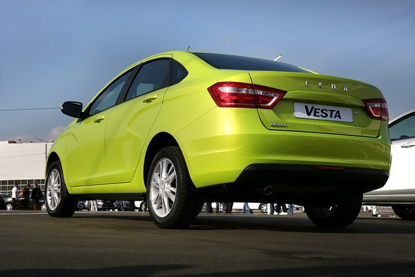  Lada Vesta