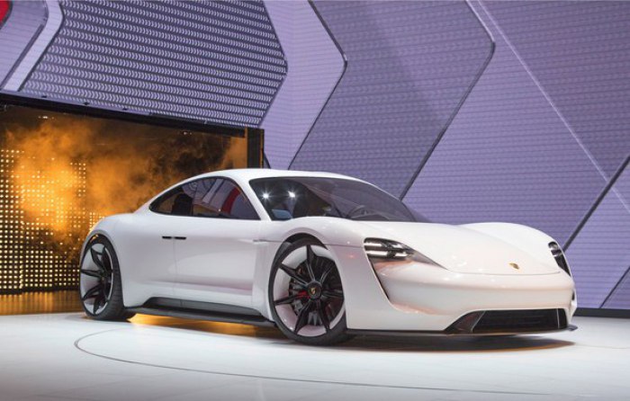 Porsche Mission E   .          ...