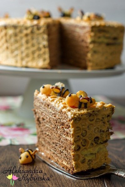 Самый вкусный медовик. Вам потребуется: Для теста: полстакана молока мед 3 ст.л. 1 стакан сахара 4 ... - 2