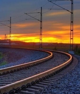Люблю поезда, есть в них свое, неповторимое. Успокаивающий стук колес, проплывающие мимо просторы и ... - 2