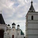   ))  !!!, , 70  -  10  2015    