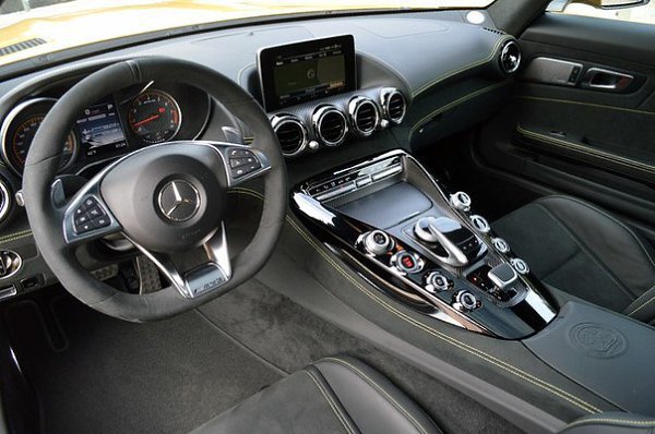 Mercedes-AMG GT - 7