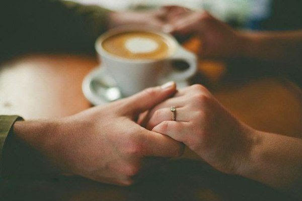 Разница между здоровой любовью и нездоровой любовью.Пожалуй, самое доступное объяснение различий ...