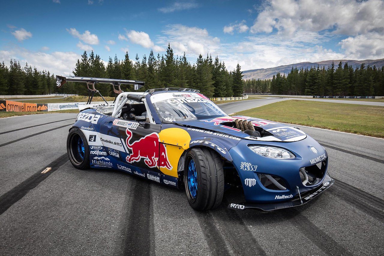 mazda mx5 red bull