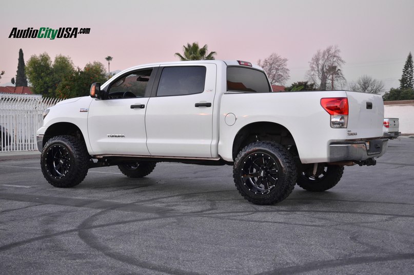 Toyota Tundra. - 2