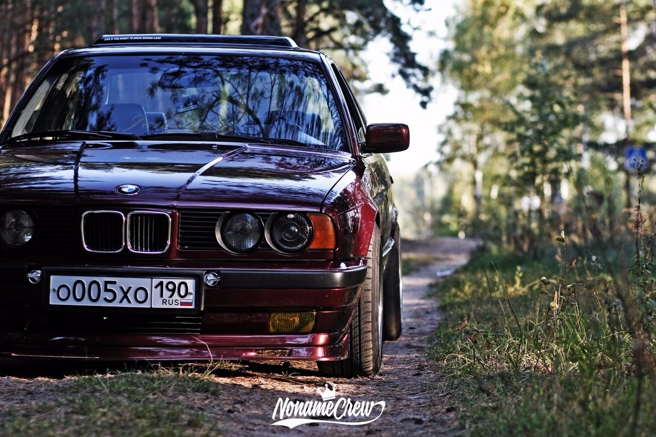 BMW E34 525 - Jenaveve Jolie