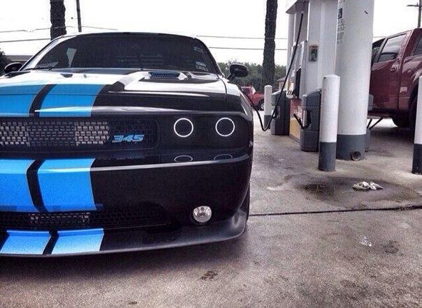 Dodge Challenger - 4