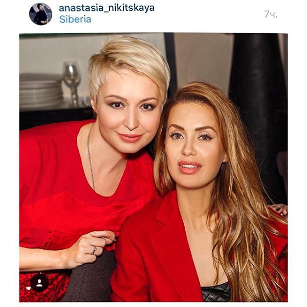 Милая Викуля @victoriabonya , с Днём рождения тебя!!! Будь бесконечно счастлива и любима!!!