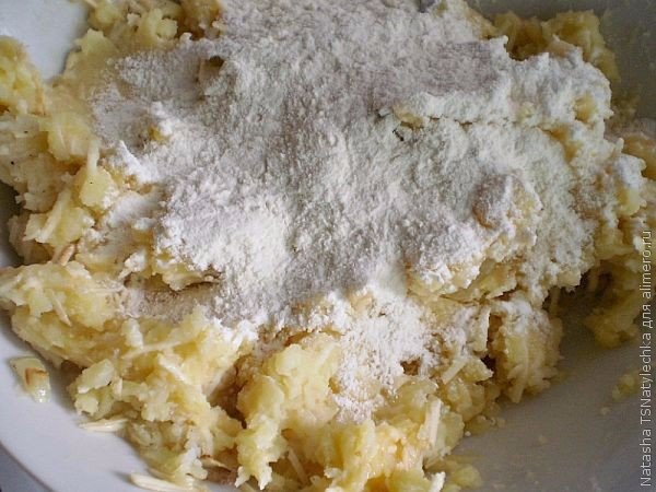 Говядина с картофельными галушками.Ингредиенты:Филе говядины — 500 гКартофель — 500 гРепчатый лук — ... - 6