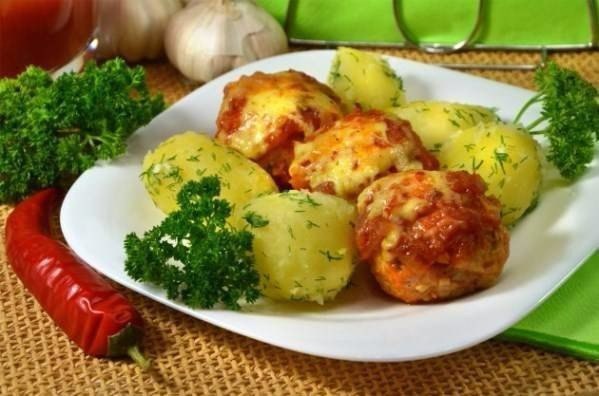 Американские тефтели.Ингредиенты:Мясной фарш - 500 гЛук - 2 шт.Помидоры - 4-5 шт. ( или 300 - 400 мл ...