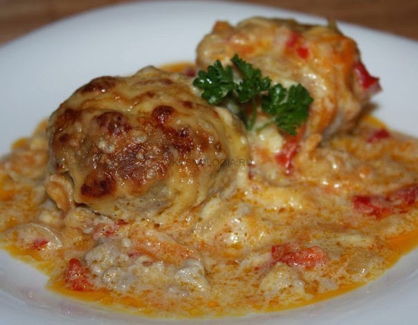 Очень простые и обалденно вкусные тефтели.Ингредиенты:300 гр. фарша5 средних сырых картофелин1 ...