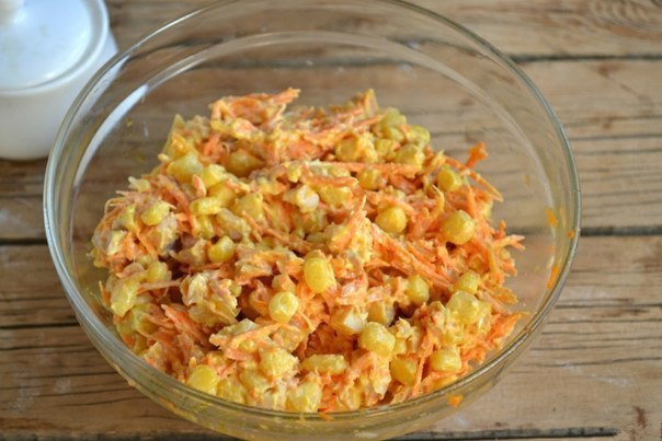 Салат с корейской морковкой и копченой курицей. Ингредиенты: Морковь по-корейски — 400 Грамм ...