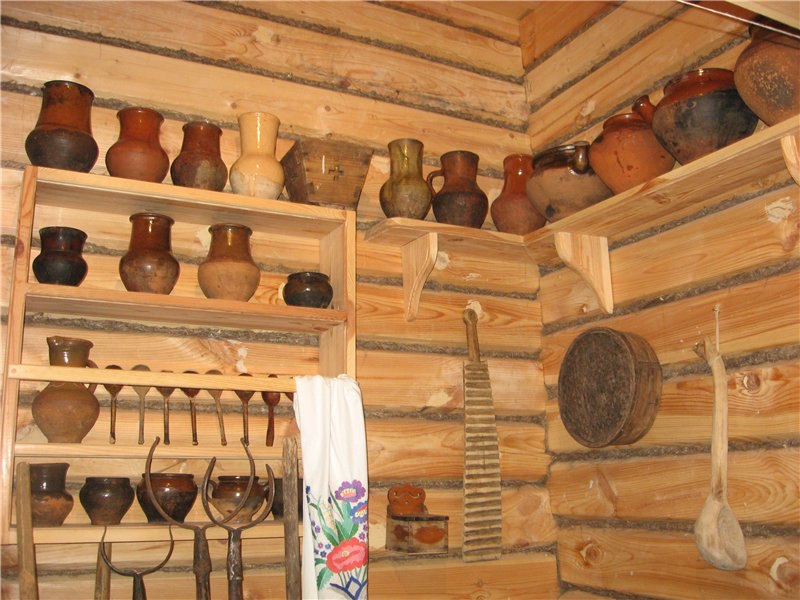 Изба — деревянный срубный (бревенчатый) жилой дом в сельской лесистой местности России. ... - 3