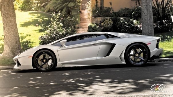 Lamborghini Aventador - 6