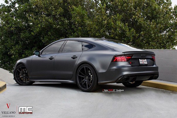 Grey Audi RS7 - 6