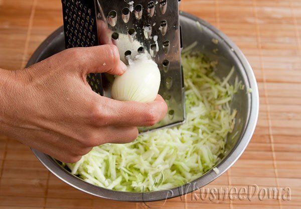 Котлеты из кабачков. Рецепт кабачковых котлет очень простой. Котлеты получаются сочные, свежие и ... - 4
