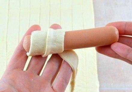 Рецепт на скорую руку - сосиски в тесте! Простая и неизменно вкусная выпечка с сосисками. ... - 4