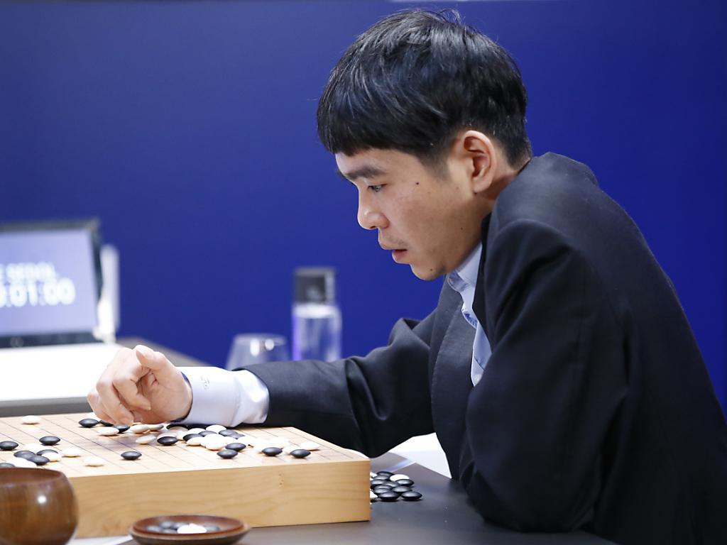 Включи в го. Ли Седоль. Искусственный интеллект ALPHAGO. Ли Седоль против ALPHAGO игра го. Искусственный интеллект обыграл в го.