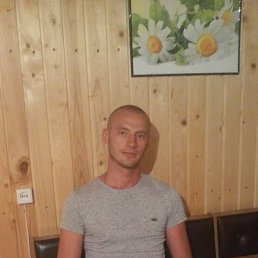 Александр, 31, Бежецк