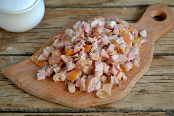 Салат с корейской морковкой и копченой курицей. Ингредиенты: Морковь по-корейски — 400 Грамм ... - 3