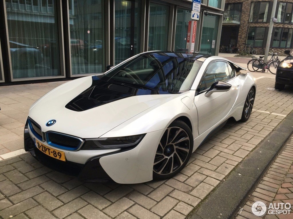 BMW i8