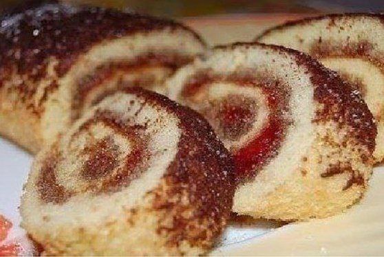 БЫСТРЫЕ РУЛЕТИКИ К ЧАЮ.1) ВКУСНЫЙ РУЛЕТИКИнгредиенты: 2 яйца 1 ст. сахара 1 ст. йогурта ванилин 1 ... - 4