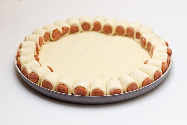 ОРИГИНАЛЬНАЯ ПИЦЦА С СОСИСКАМИ. Ингредиенты Для теста: - 400 гр. мука - 250 мл. вода (теплая) - 30 ... - 4