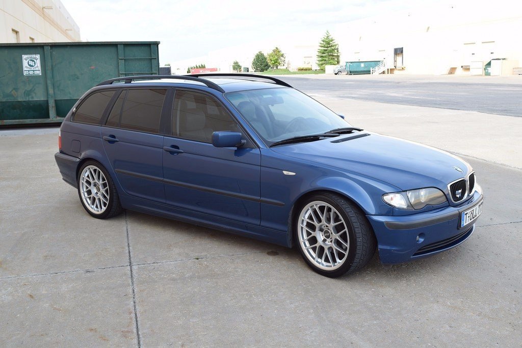 BMW 325i Touring 5-Speed