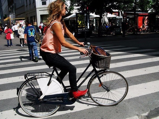 Порция лексики (Transport).1)get on = садиться (в транспорт)2)get off = сходить (с ...