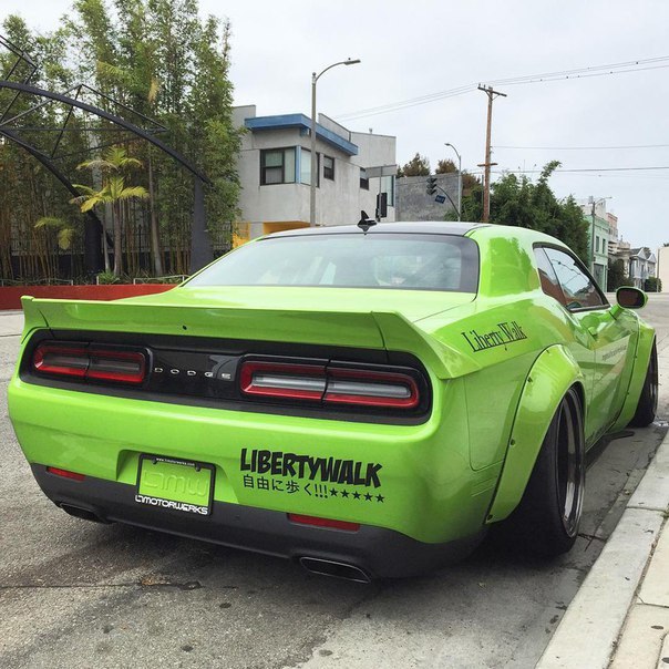 Dodge Challenger - 3