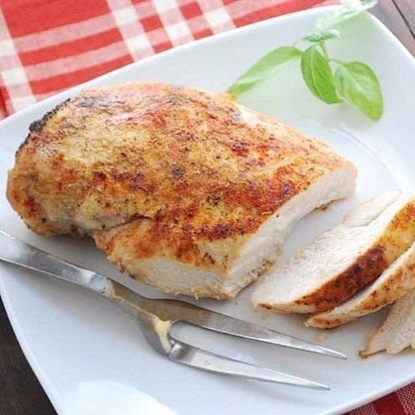 Буженина из куриной грудки.на 100грамм - 129.21 ккал? Б/Ж/У - 22.76/3.96/0.67Ингредиенты:Куриная ...