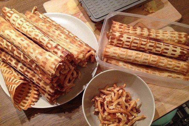 Вафли классические из СССР. Вам потребуется: Яйцо куриное 3 штуки Молоко 1,5 стакана Маргарин 200 г ...