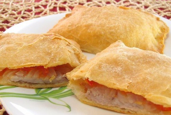 ТОП-6 РЕЦЕПТОВ ЗАКУСОЧНОЙ ВЫПЕЧКИ.1) Мясной пирогИНГРЕДИЕНТЫ:Тесто: 250 г майонеза 250 г сметаны 3 ... - 4