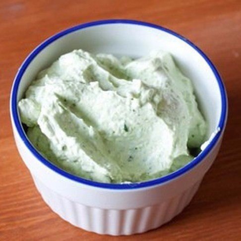 Рулетики из баклажана с фетой и помидорами.Ингредиенты:2 средних баклажана2 помидора120 г феты1 ... - 4