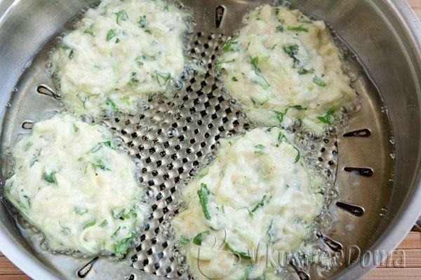 Котлеты из кабачков. Рецепт кабачковых котлет очень простой. Котлеты получаются сочные, свежие и ... - 9