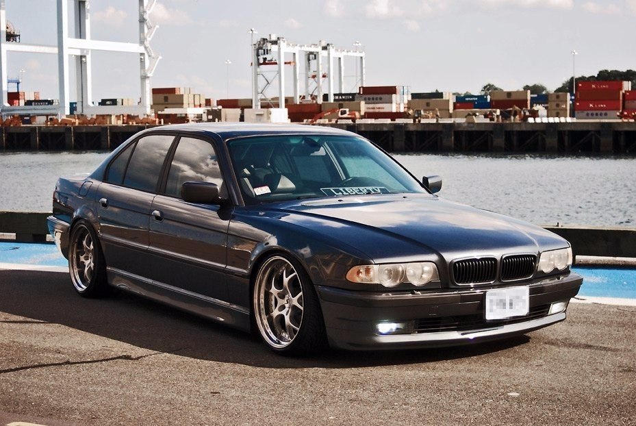 BMW 7-Series (E38)