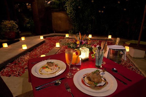 Романтический вечер на двоих — и пусть весь мир подождёт! Отношения двух влюблённых всегда полны ... - 4