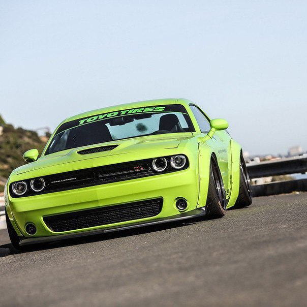 Dodge Challenger - 5