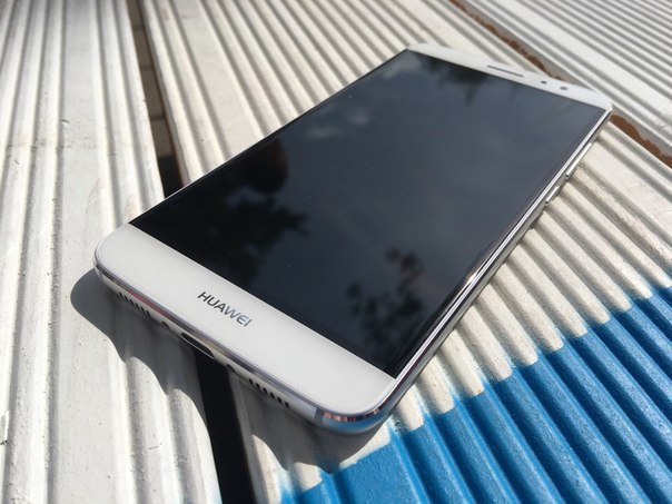  Huawei Nova Plus.