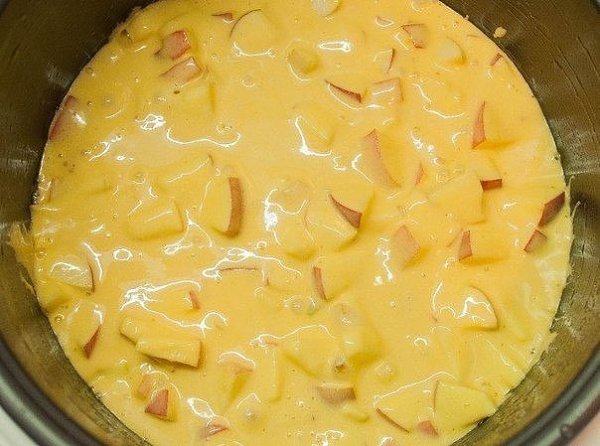 Пышная шарлотка с яблоками в мультиварке. Рецепт для тех, кто дорожит своим временем! Подготовка ... - 9