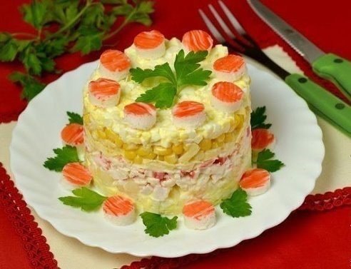 Салат с крабовыми палочками и ананасами. Нажмите