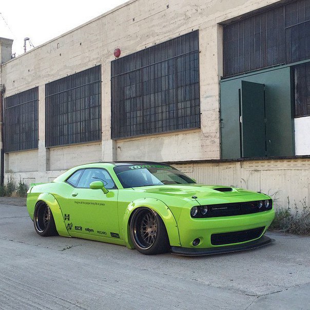 Dodge Challenger - 7