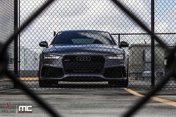 Grey Audi RS7 - 7