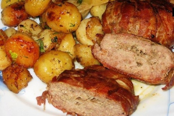 Мясо в беконе по-ирландски.фарш мясной 500 гперец черный молотыймасло растительноебеконсольМясо ...