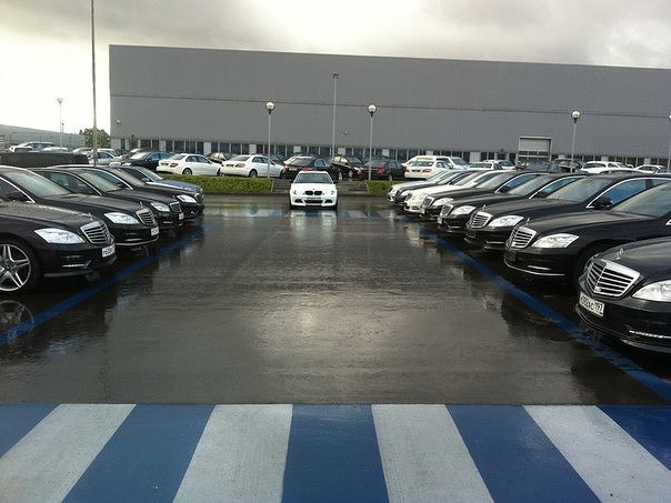 Mercedes -Benz      BMW