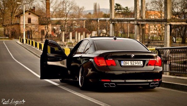 BMW 7 Series F02 - 5