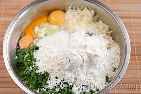 Котлеты из кабачков. Рецепт кабачковых котлет очень простой. Котлеты получаются сочные, свежие и ... - 8