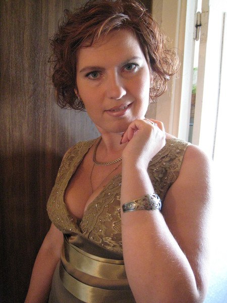 : Julija, 51 ,     